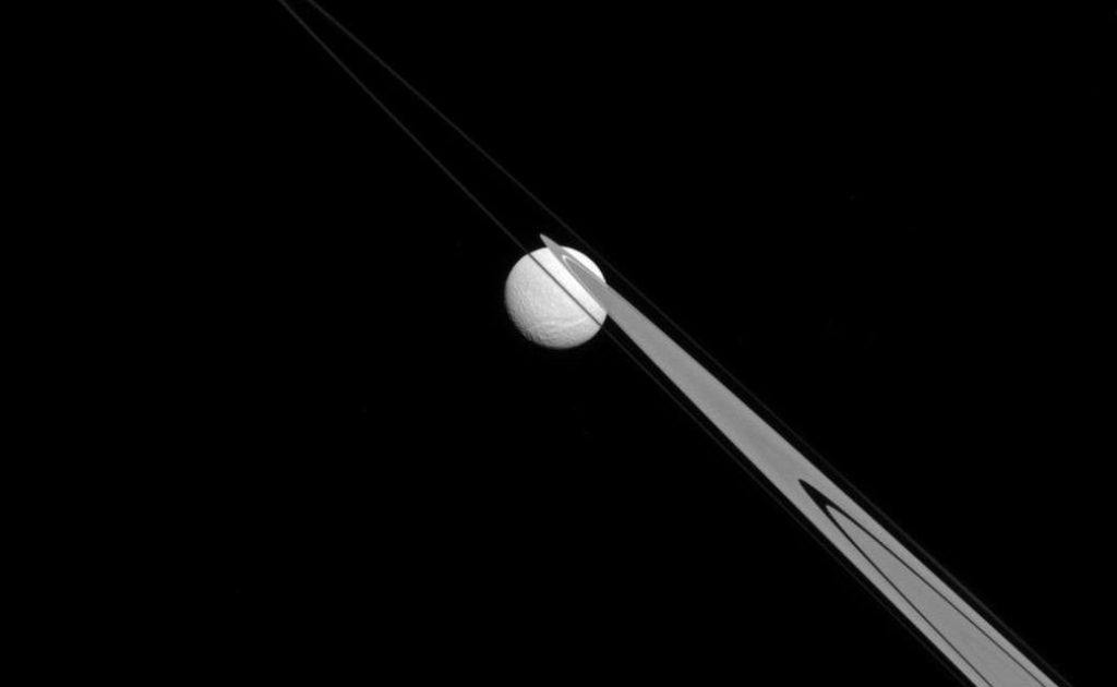 teti cassini saturno