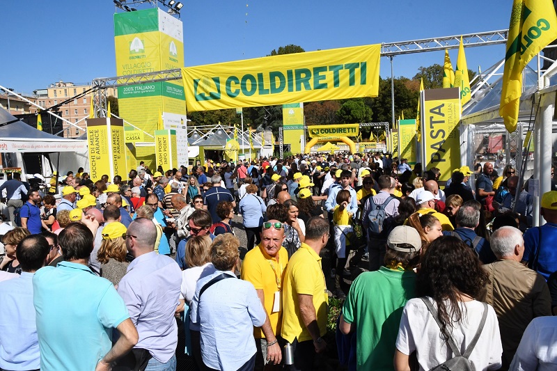 visitatori al villaggio di bologna