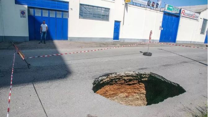voragine torino