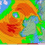 Allerta Meteo, dopo aver devastato le Azzorre l’Uragano Lorenzo minaccia Irlanda e Regno Unito: mappe impressionanti, massima allerta