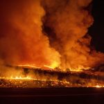 Incendi California, enorme rogo consuma oltre 4.000 ettari: evacuazioni, 180.000 persone senza elettricità [FOTO]