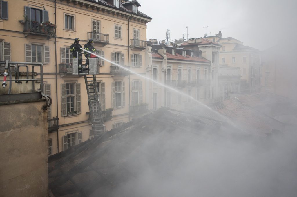 incendio cavallerizza torino