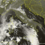 Allerta Meteo, furioso fronte temporalesco risale lo Jonio verso la Sicilia: pericolosissima area di convergenza tra Catania e Messina
