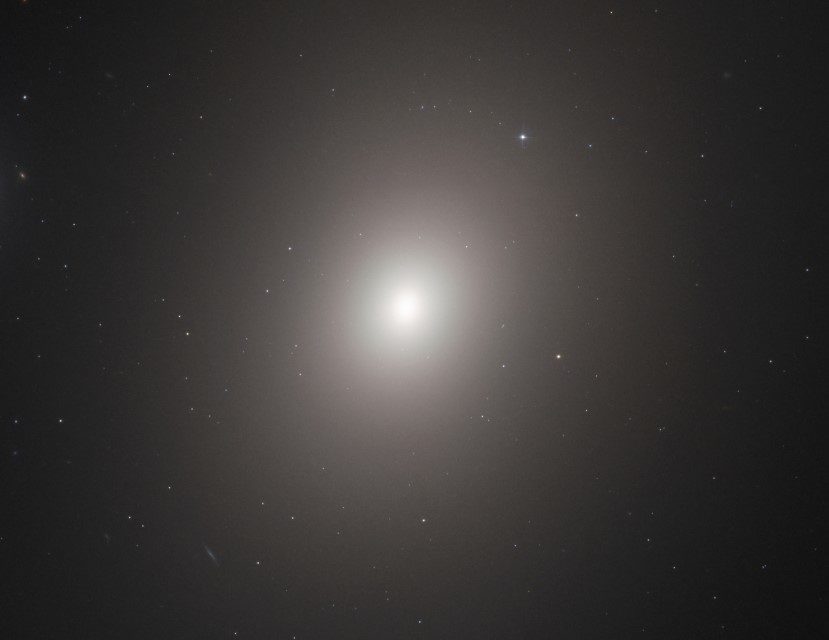 messier 86 hubble