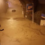 Maltempo, allerta rossa a Genova: pioggia record, allagamenti e frane. Esondati i rii Fegino e Ruscarolo, 27 sfollati [FOTO e VIDEO LIVE]
