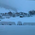 Maltempo, eccezionale nevicata al Nord/Est: troppa NEVE su Dolomiti e Alto Adige, caos e blackout tra Italia e Austria