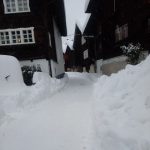 Allerta NEVE, inizia un’altra grande nevicata sulle Alpi già sommerse: accumuli record, tutte le FOTO in diretta