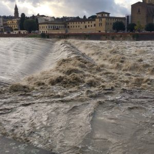 arno piena firenze
