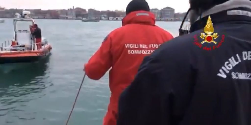 edicola acqua alta venezia