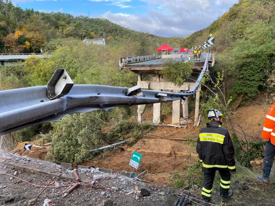 maltempo liguria frana viadotto a6 torino savona