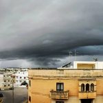 Il Maltempo si sposta al Sud: piogge e temperature in picchiata in Sicilia, tempesta di grandine su Malta [FOTO]