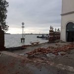 Maltempo Venezia: distrutti 3 pontili e caduti 30 metri di muro perimetrale dell’isola di San Servolo