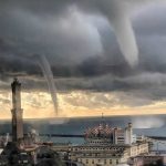 Maltempo, enorme tornado si abbatte su Genova [FOTO e VIDEO LIVE]