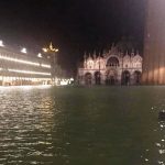 Un anno fa, l’eccezionale acqua alta a Venezia: “Credevo di aver visto il peggio con la tempesta Vaia”, Zaia ricorda la devastazione dell’”Acqua Granda” [FOTO]