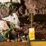Disastro a Montelupo Fiorentino, muro di contenimento crolla e travolge molte auto: mezzi distrutti, ricerche in corso [FOTO LIVE]