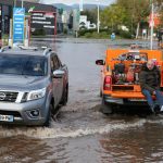 Francia, alluvioni in Costa Azzurra: si aggrava il bilancio delle vittime, 3 soccorritori morti in missione [FOTO e VIDEO]