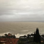 Maltempo, onde alte 7 metri in Liguria: frane, esondazioni e famiglie evacuate, “non uscite di casa”