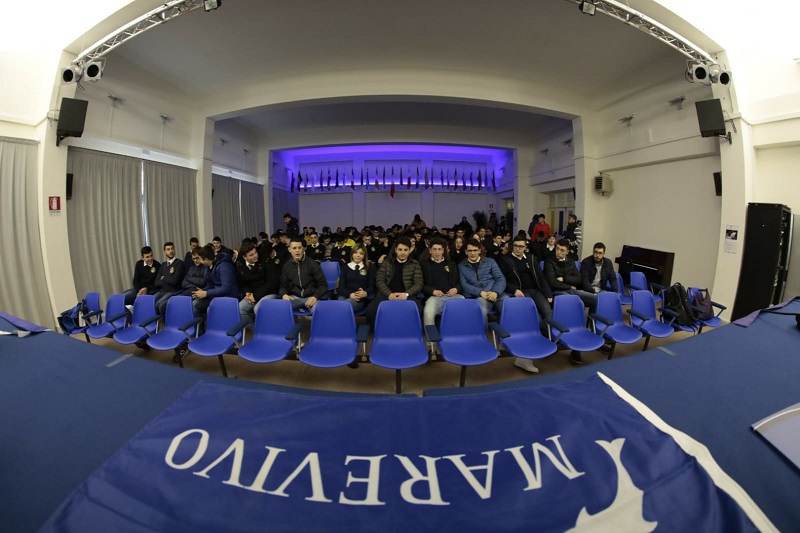 Marevivo scuola foto di gruppo