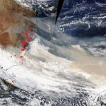 Australia, incendi e devastazione visibili dallo Spazio: le immagini satellitari della NASA [FOTO]