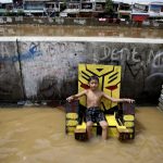 Indonesia, inondazioni a Giacarta: almeno 23 morti, evacuate decine di migliaia di persone [FOTO]