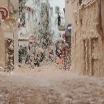 Spagna, la tempesta Gloria devasta Tossa de Mar: località invasa da enormi quantità di schiuma [FOTO e VIDEO]