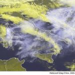 Allerta Meteo, un’onda della tempesta che flagella l’Europa arriva anche in Italia: venti da uragano e temperature tropicali [LIVE]