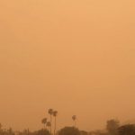 Meteo, apocalittica tempesta di sabbia getta le Canarie nel caos: la “Calima” dal Sahara paralizza l’arcipelago e alimenta grossi incendi [FOTO e VIDEO]