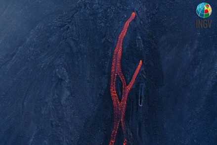 Stromboli in eruzione (foto T. Ricci)
