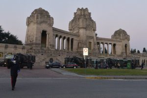 coronavirus bergamo salme esercito