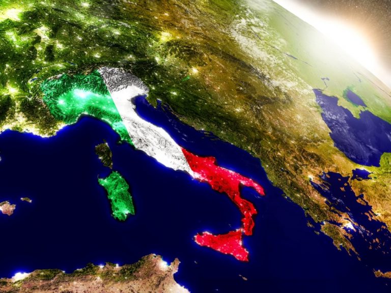italia bandiera notte mappa