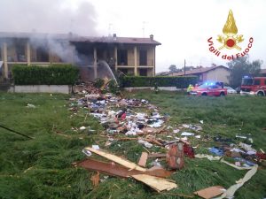 esplosione villetta como