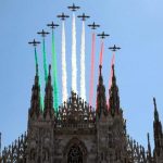 Le Frecce Tricolori omaggiano la Lombardia: spettacolo nei cieli di Milano e Codogno, gli applausi hanno accompagnato il passaggio [FOTO e VIDEO]