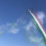 Le Frecce Tricolori omaggiano la Lombardia: spettacolo nei cieli di Milano e Codogno, gli applausi hanno accompagnato il passaggio [FOTO e VIDEO]