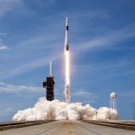 Successo per la missione epocale NASA-SpaceX: anche l’Agenzia spaziale russa si congratula per il lancio