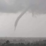 Maltempo, serie di tornado sul litorale romano e forti nubifragi: allagamenti a Guidonia e Roma, +14°C nella capitale [FOTO e VIDEO]