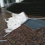Temporali e forti raffiche di vento in Alto Adige: interrotta la ferrovia della Val Pusteria, danni a Bolzano [FOTO]