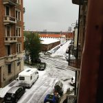 Maltempo Piemonte, fino a 150mm nel Verbano: intensa grandinata con acquazzone su Torino, città imbiancata [FOTO e VIDEO]