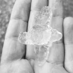 Maltempo, incredibile grandinata “mistica” in Veneto: pezzi di ghiaccio a forma di croci sulla pedemontana del Grappa [FOTO]