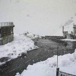 Maltempo, tanta neve sul Passo dello Stelvio: 40cm per un paesaggio invernale a Giugno [FOTO e VIDEO]