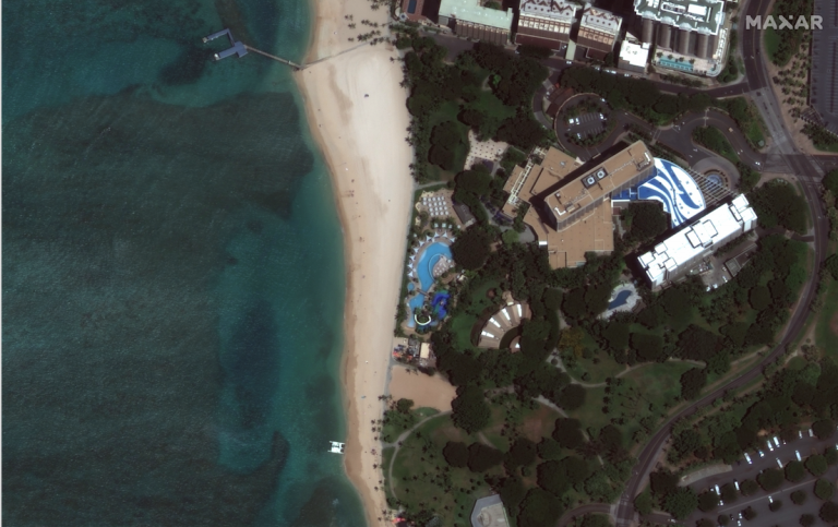 Fort DeRussy Beach, Honolulu, Hawaii. Credit: 2020 Maxar Technologies