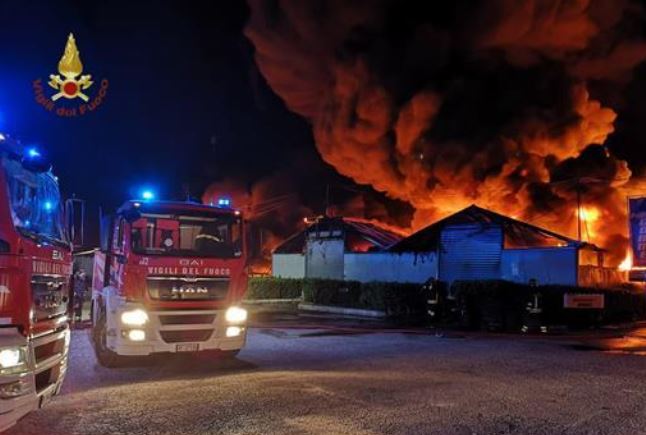incendio roma pomezia