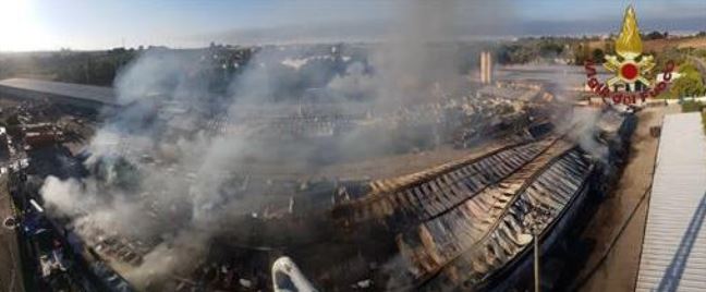 incendio roma pomezia
