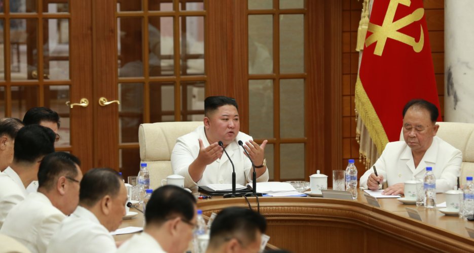 Corea Del Nord Kim Jong un Riappare Partecipa A Una Riunione Sull 