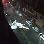 Maltempo, notte da incubo al Nord dopo i +40°C del pomeriggio: tetti scoperchiati a Tortona, devastazioni e blackout dal Piemonte al Veneto [FOTO e VIDEO LIVE]