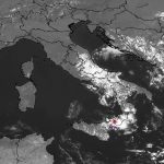 Maltempo, violentissimo temporale autorigenerante nello Stretto di Messina: pioggia alluvionale a Reggio Calabria