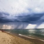 Maltempo: il pittoresco temporale di Ortona reso spettacolare dalle virghe [FOTO]