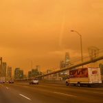 Vasti incendi devastano la West Coast degli USA: cielo arancio su San Francisco, bruciano anche Oregon e Washington. Morti e gravi danni [FOTO]