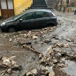 Maltempo Campania, Irpinia in ginocchio: fiume di fango e detriti a Monteforte Irpino, paura ed evacuazioni a Sarno [FOTO]