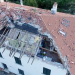 Maltempo, le immagini dal drone mostrano la devastazione del tornado a Rosignano: tetti scoperchiati e gravi danni [FOTO e VIDEO]