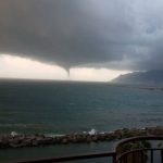 Maltempo, spaventoso tornado a Salerno: ingenti danni e pesanti disagi in città [FOTO e VIDEO]